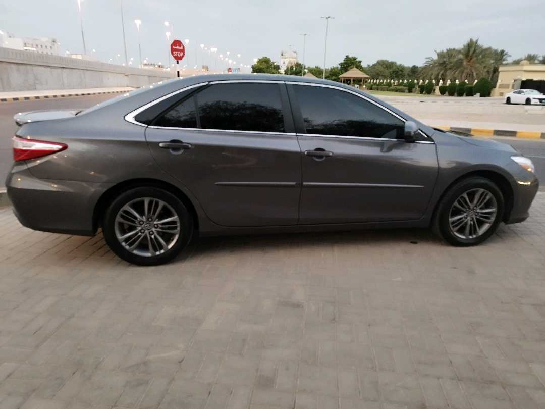Car Image 2017 TOYOTA CAMRY SE