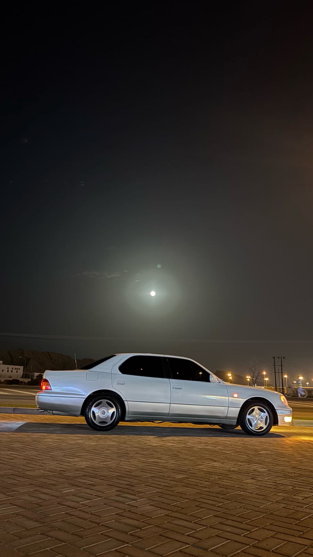 Car Image 1995 LEXUS LS 400