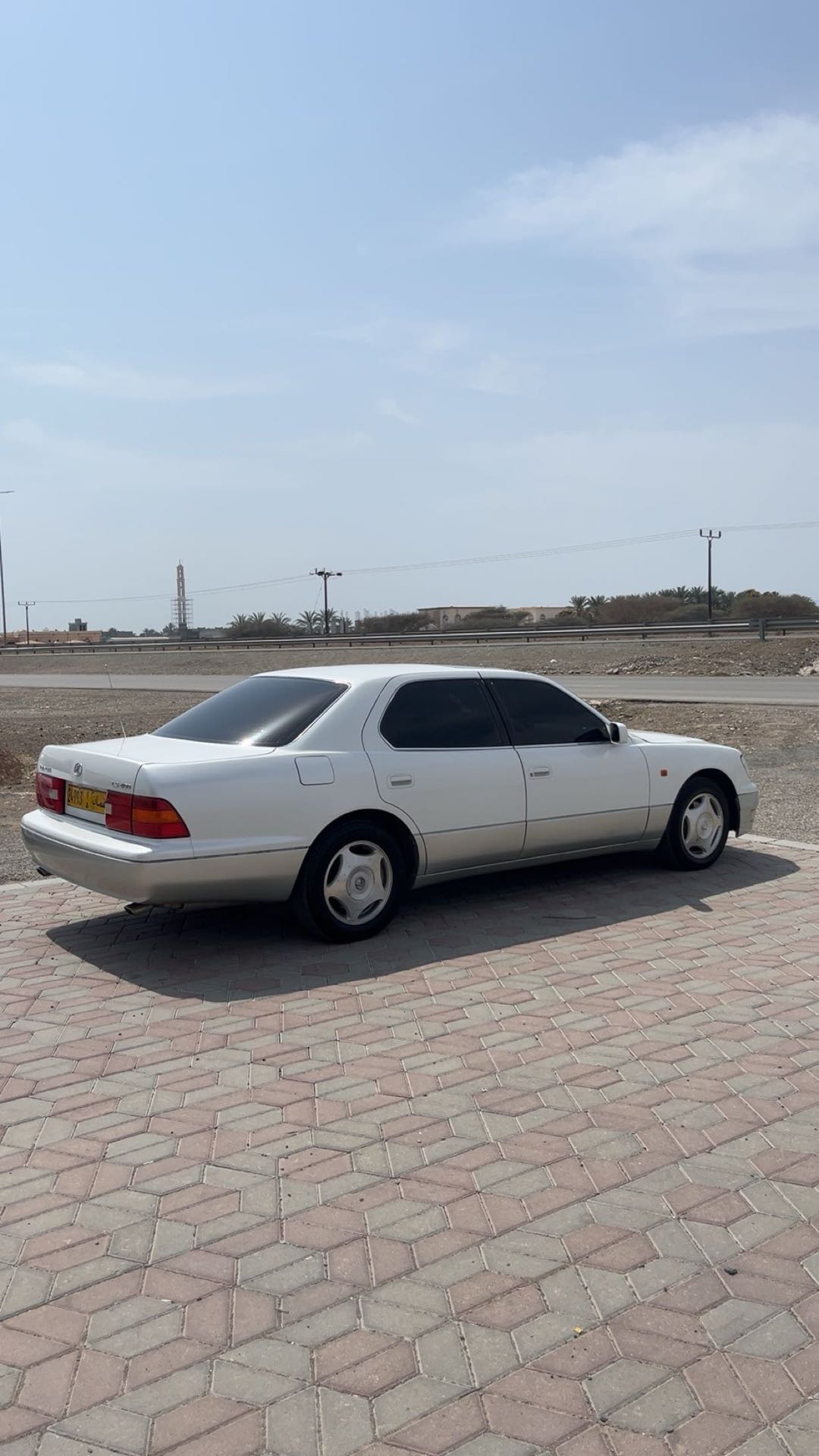 Car Image 1995 LEXUS LS 400