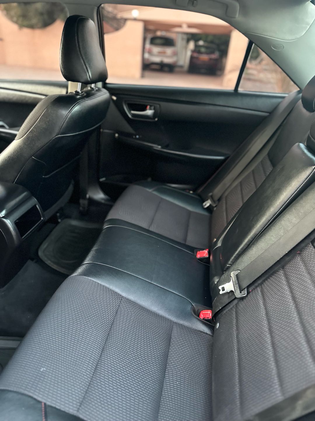Car Image 2017 TOYOTA CAMRY SE