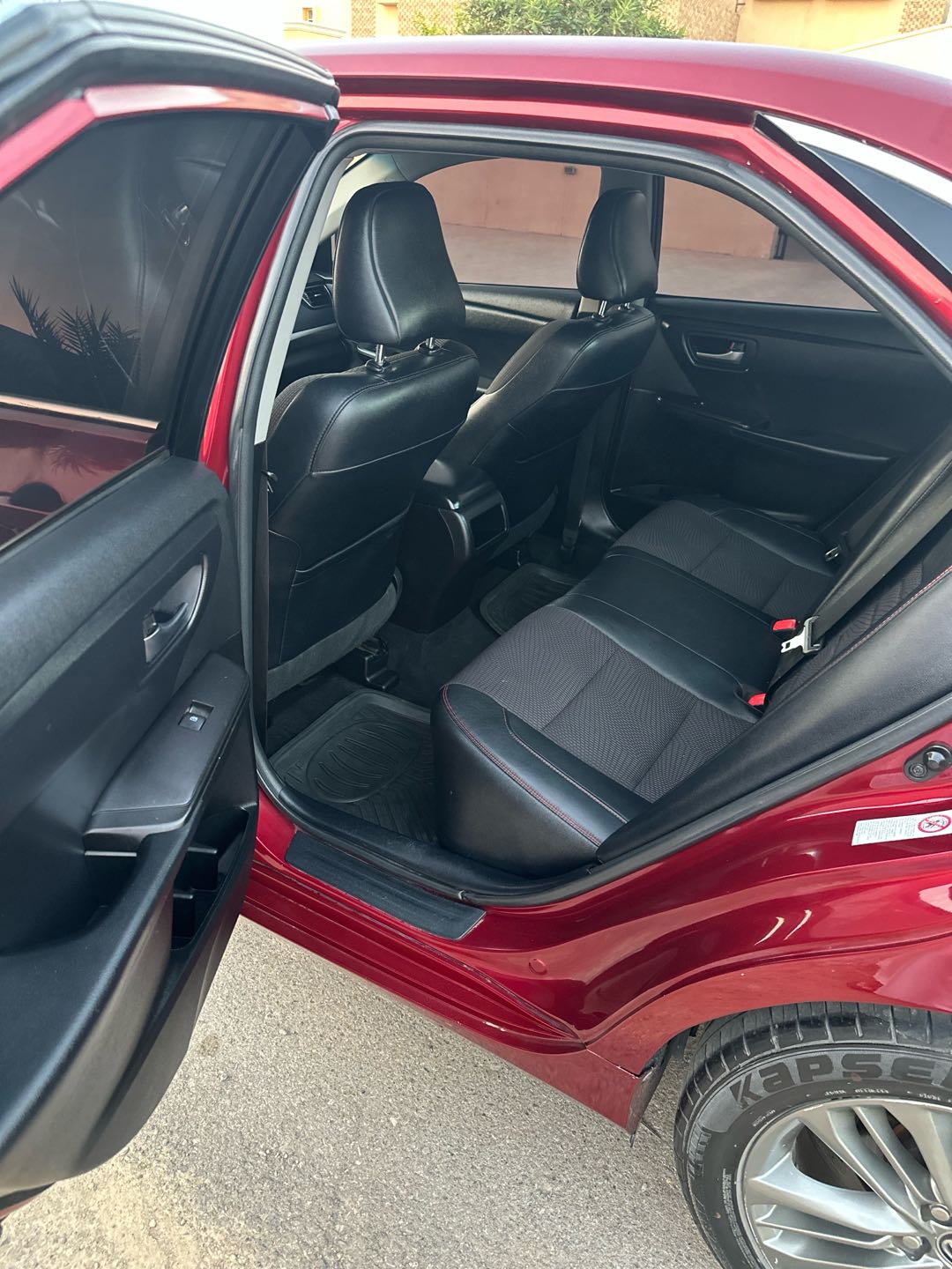 Car Image 2017 TOYOTA CAMRY SE