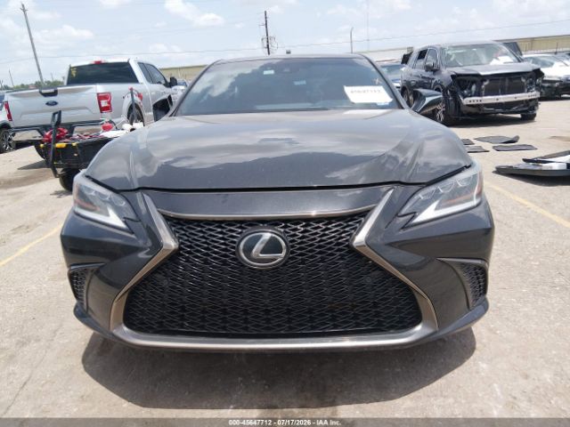 Car Image 2019 LEXUS ES