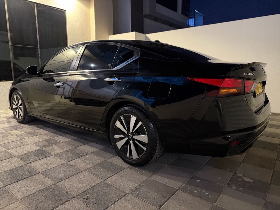 Car Image 2019 NISSAN ALTIMA SL
