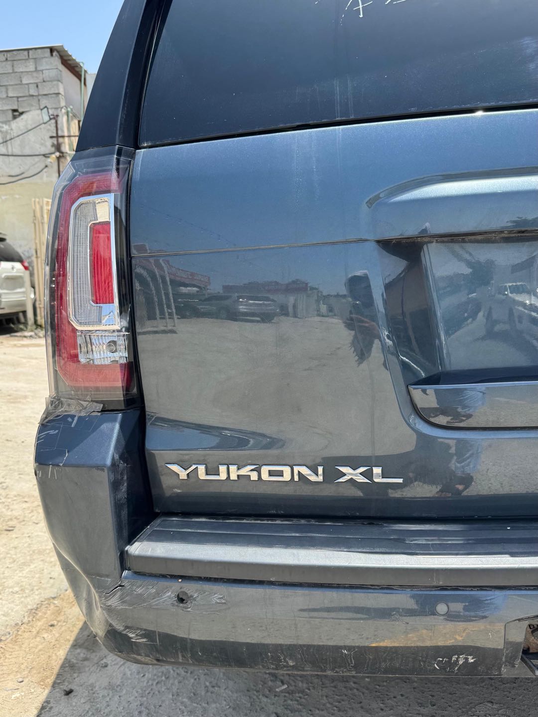 Car Image 2019 GMC YUKON