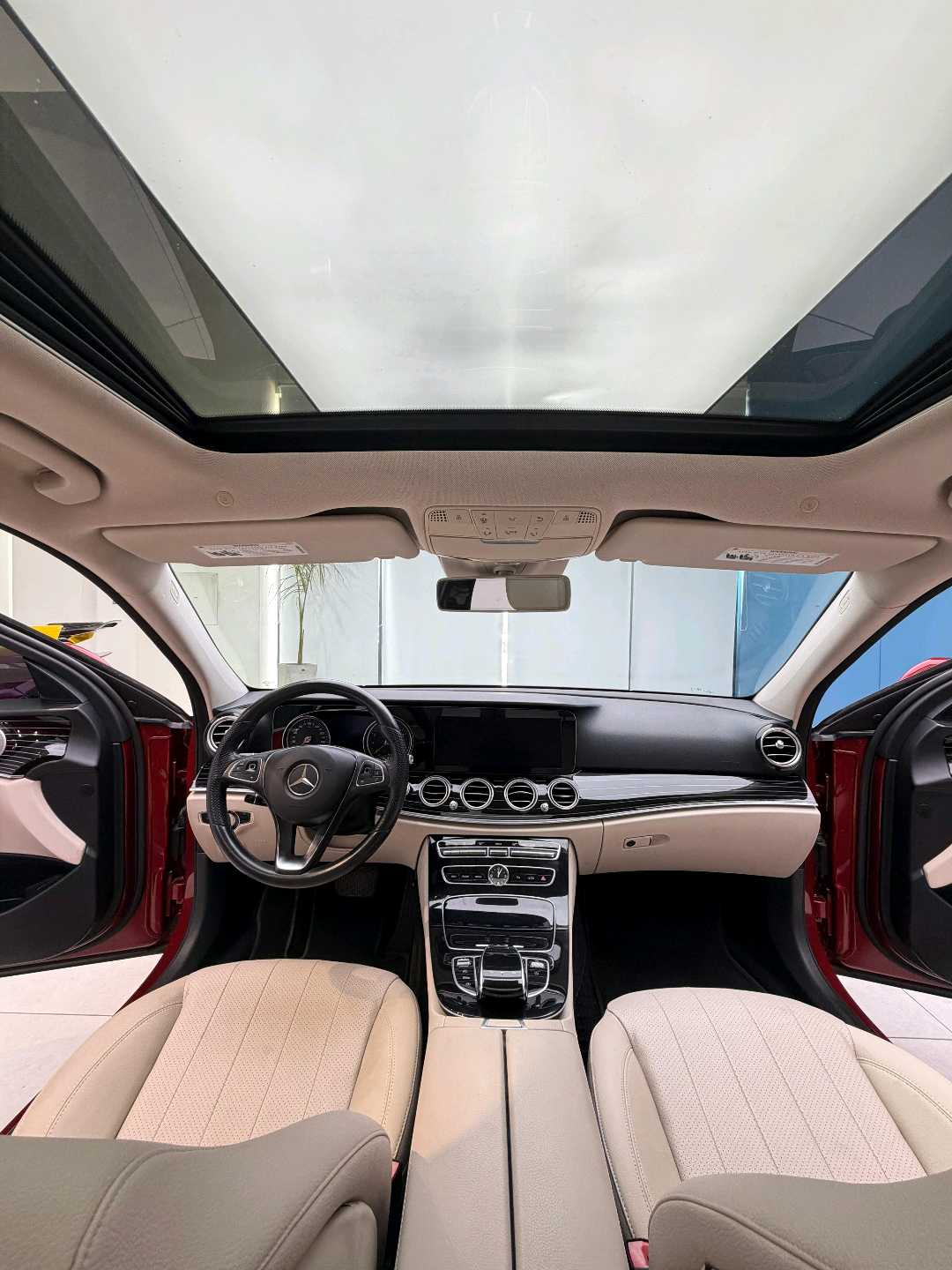 Car Image 2019 MERCEDES E Class 300
