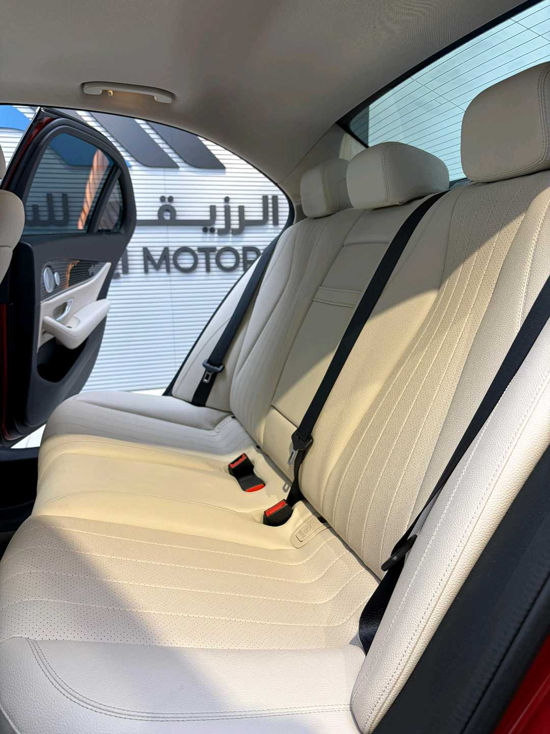 Car Image 2019 MERCEDES E Class 300