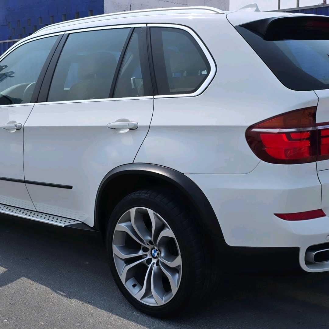 Car Image 2011 BMW X5 50