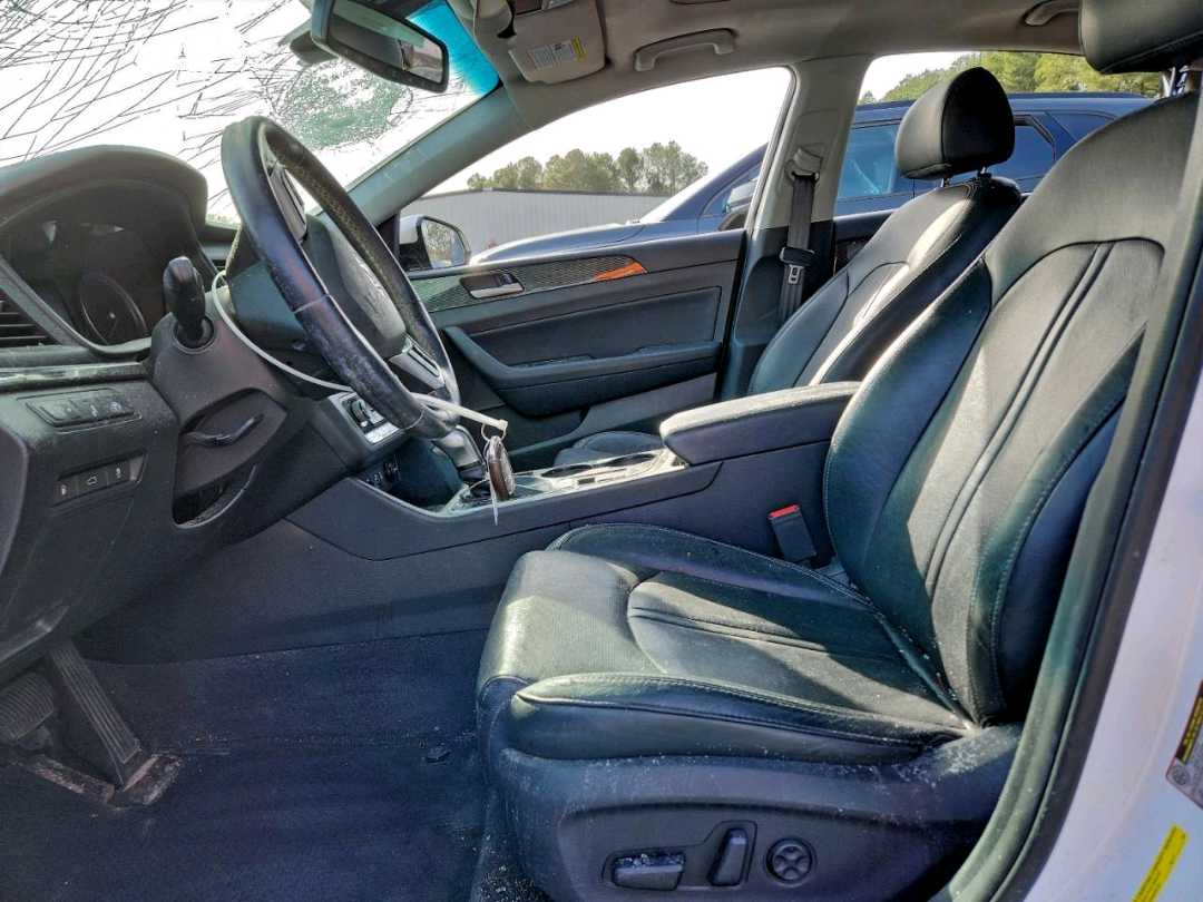 Car Image 2019 HYUNDAI SONATA