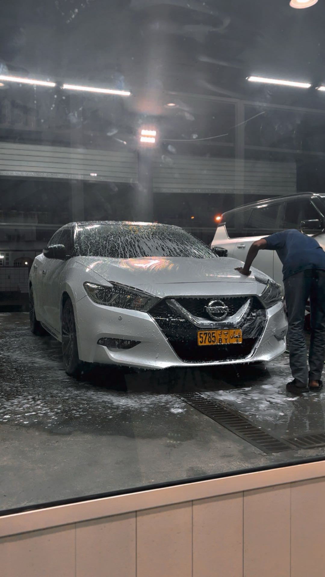 Car Image 2017 NISSAN MAXIMA SV