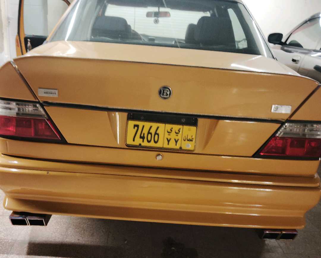 Car Image 1988 MERCEDES E Class 300