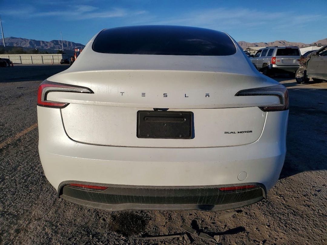 Car Image 2025 TESLA Model 3