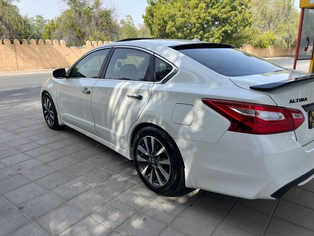 Car Image 2016 NISSAN ALTIMA SL
