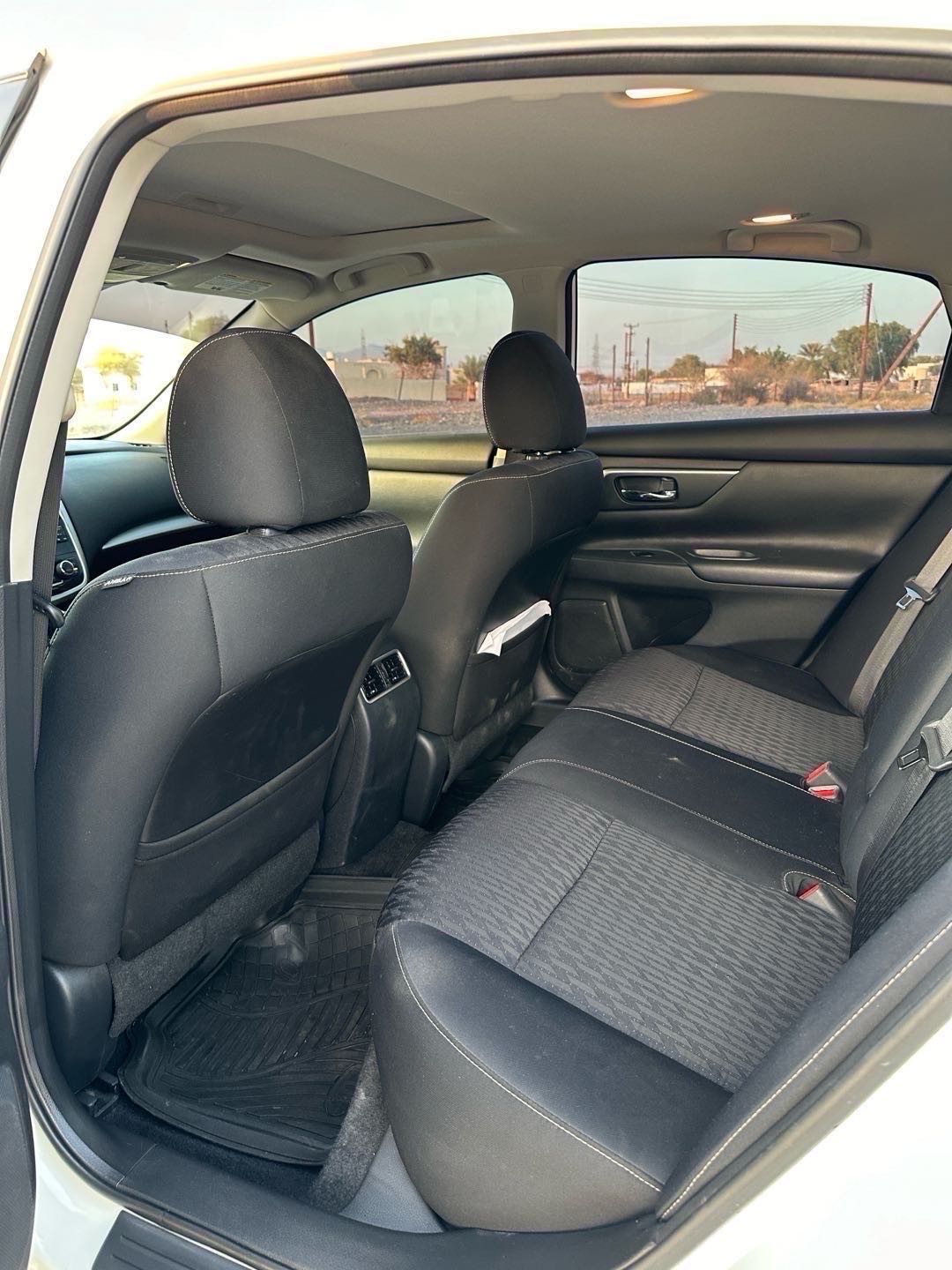 Car Image 2018 NISSAN ALTIMA SV