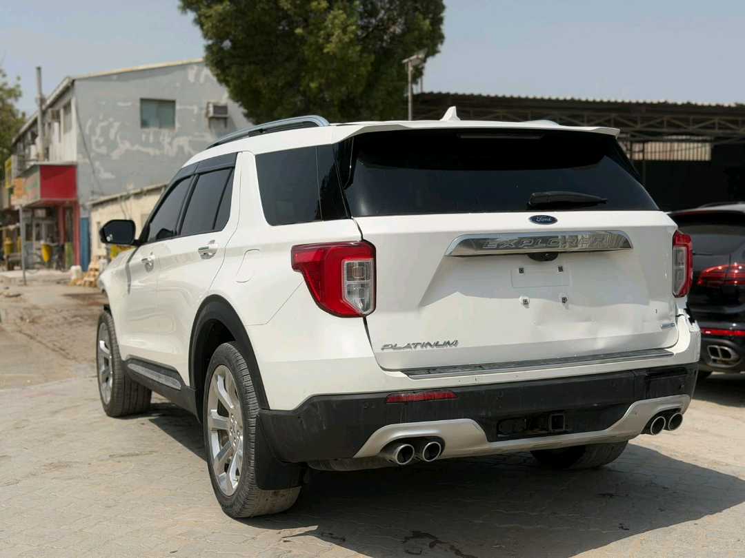 Car Image 2020 FORD EXPLORER