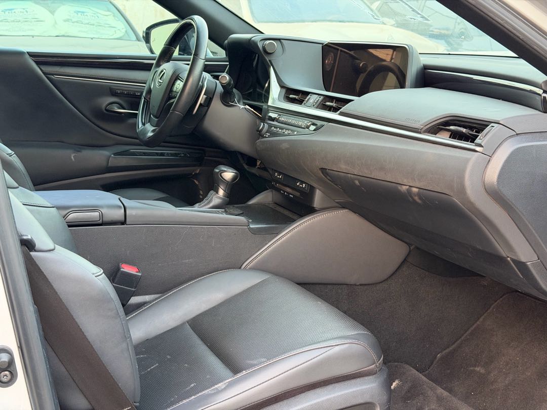 Car Image 2020 LEXUS ES