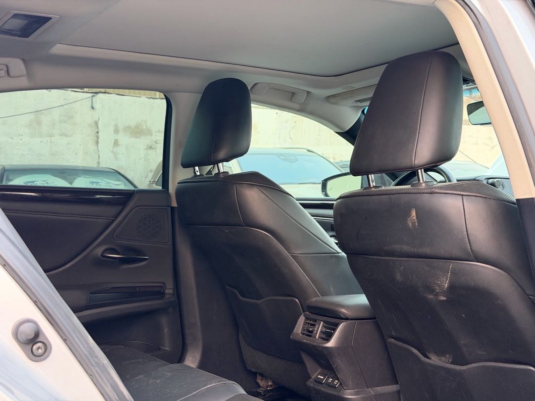Car Image 2020 LEXUS ES