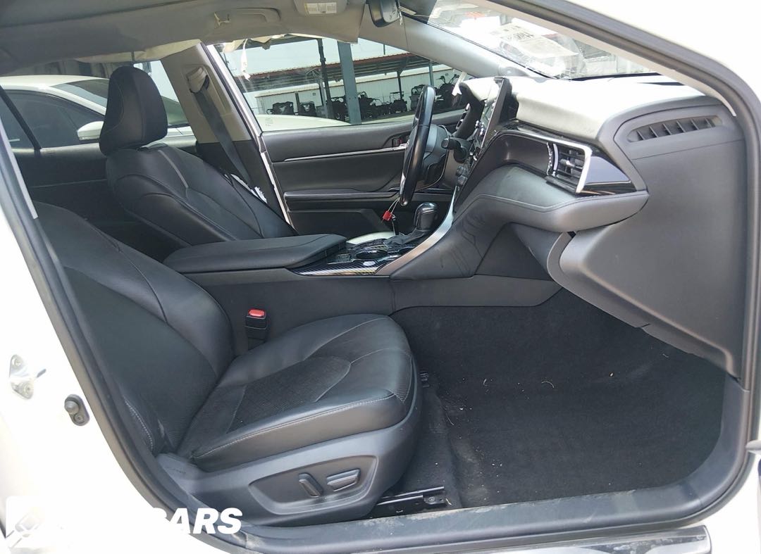 Car Image 2021 TOYOTA CAMRY