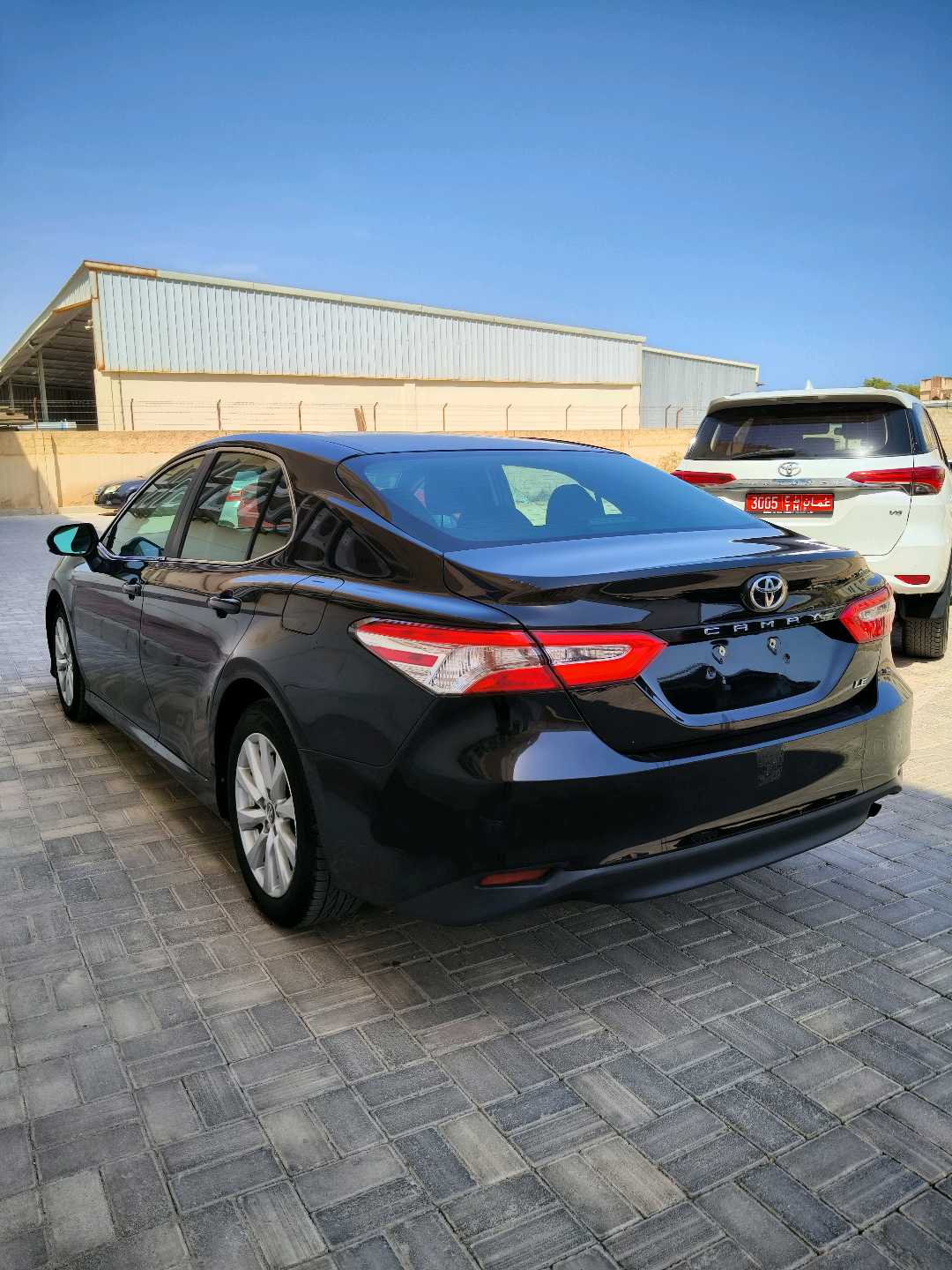 Car Image 2018 TOYOTA CAMRY LE
