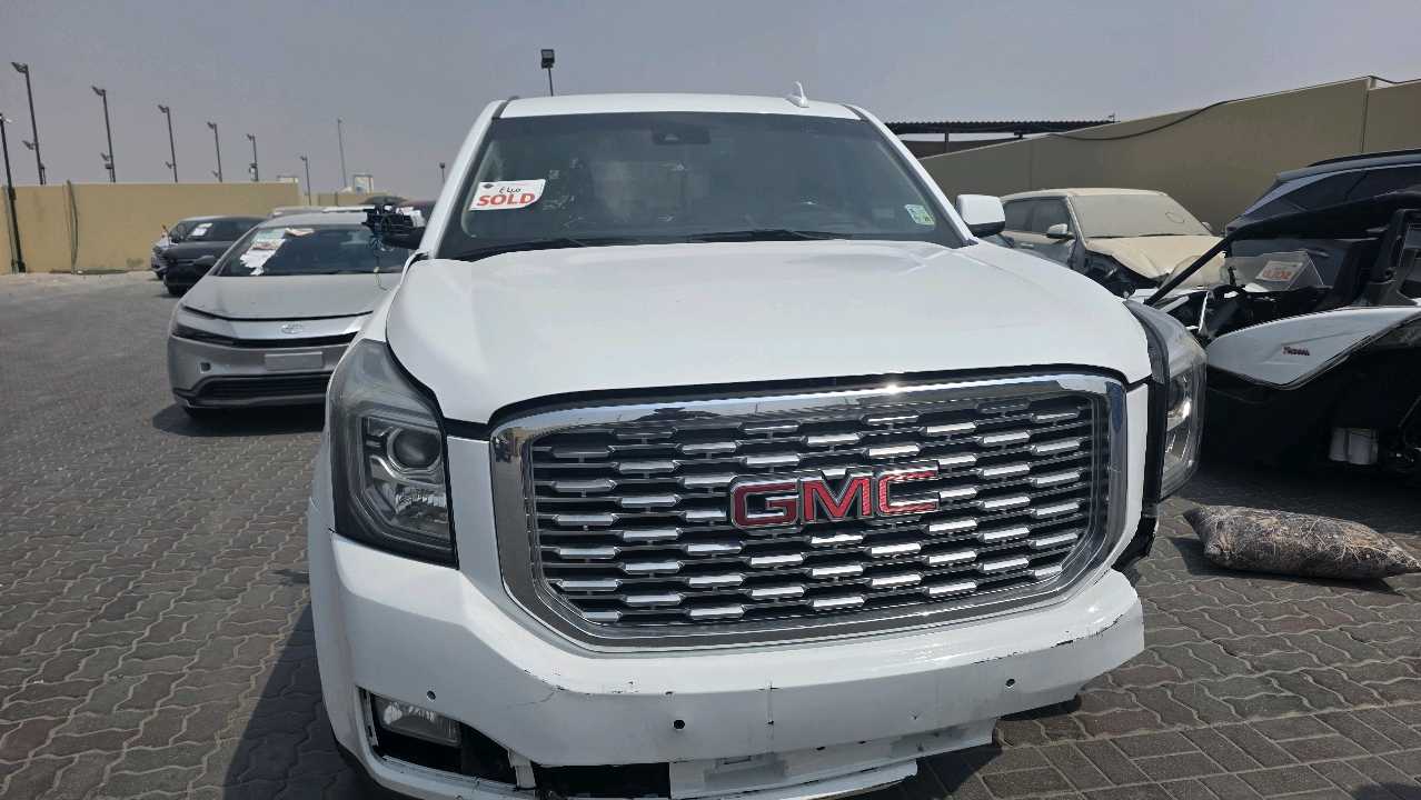Car Image 2018 GMC YUKON