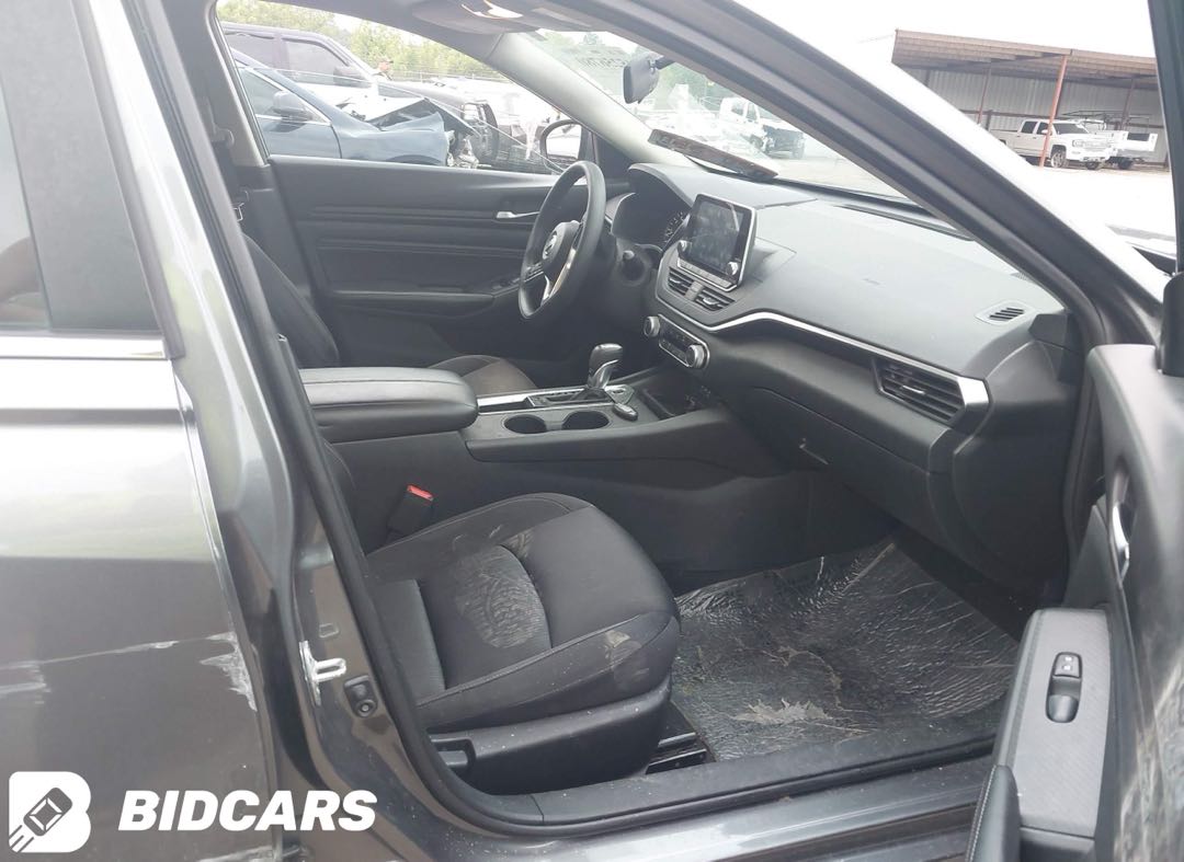 Car Image 2019 NISSAN ALTIMA