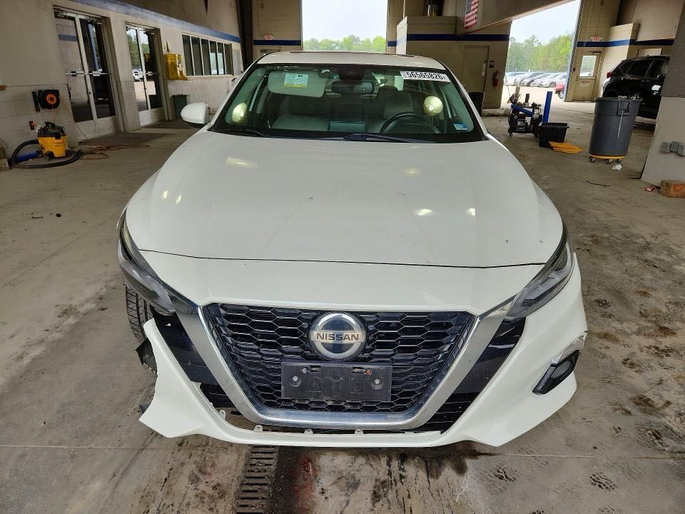Car Image 2019 NISSAN ALTIMA