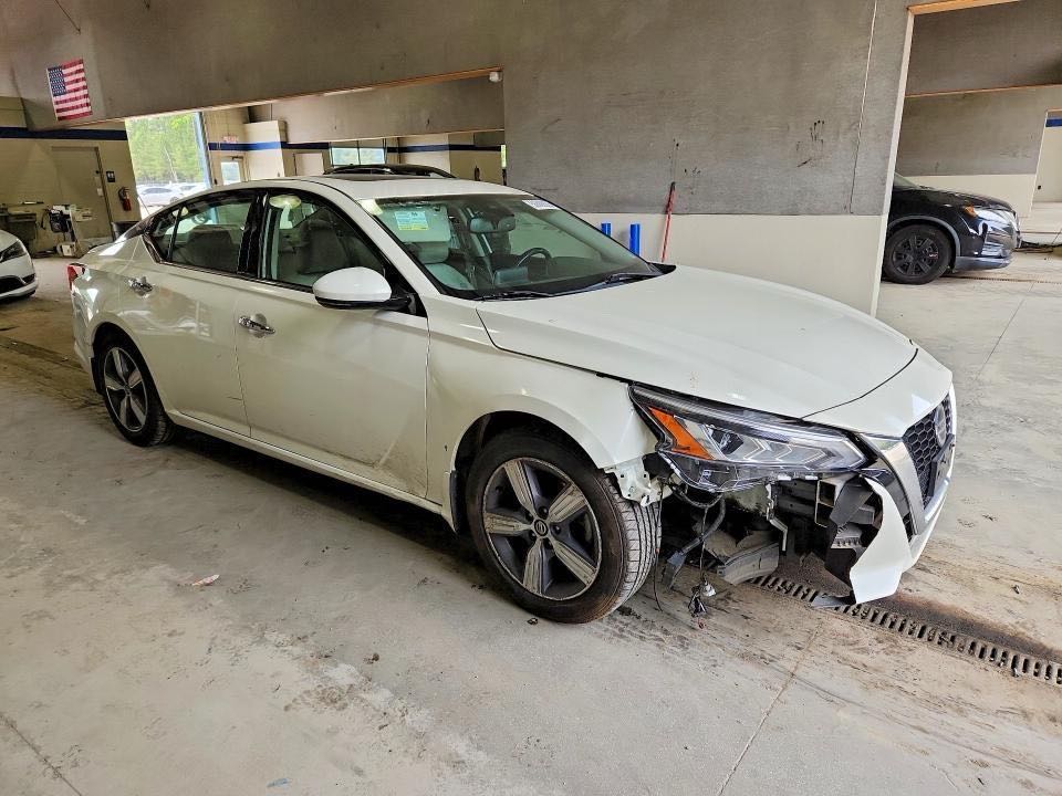 Car Image 2019 NISSAN ALTIMA