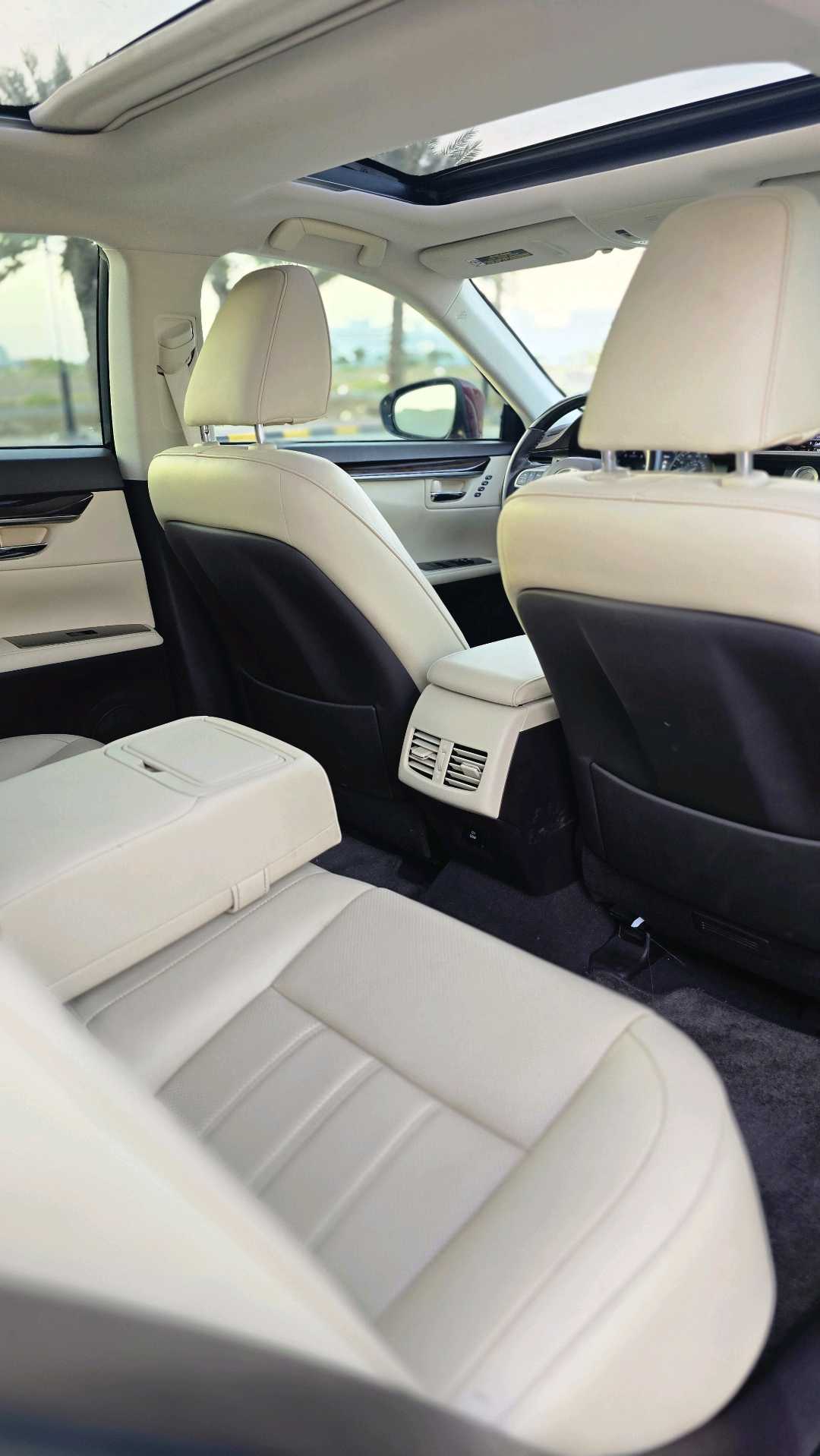 Car Image 2018 LEXUS ES 350