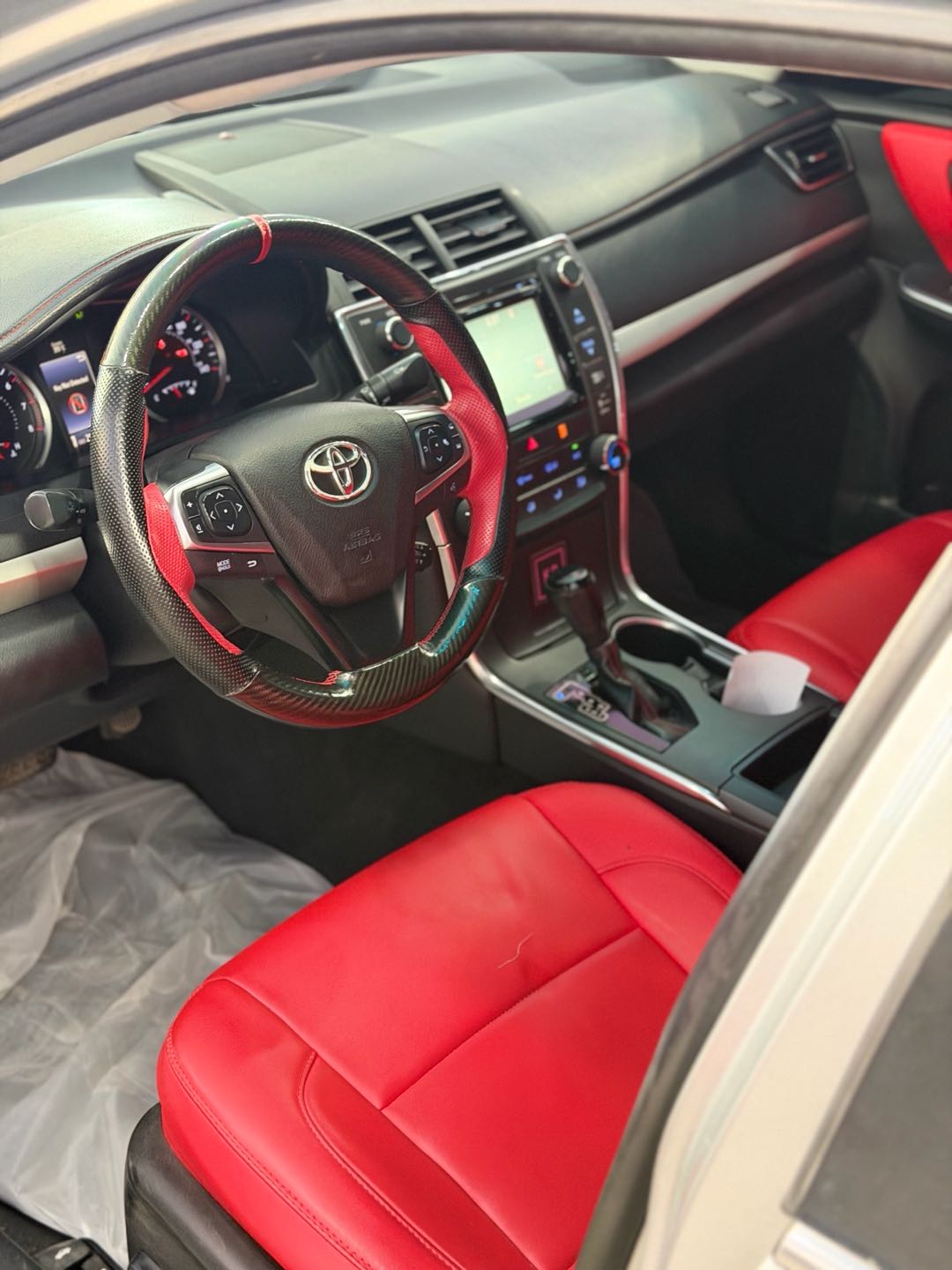 Car Image 2015 TOYOTA CAMRY SE
