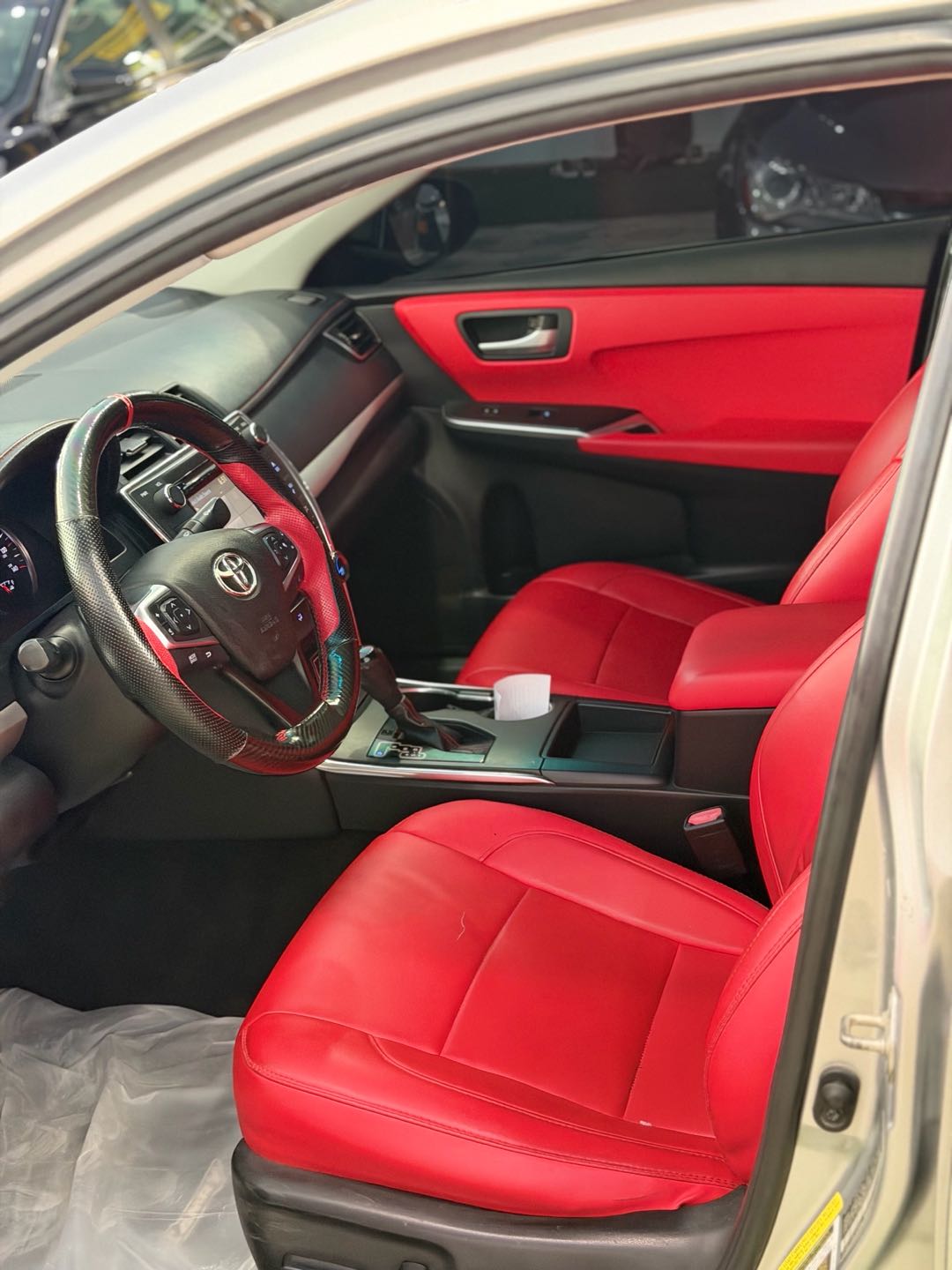 Car Image 2015 TOYOTA CAMRY SE