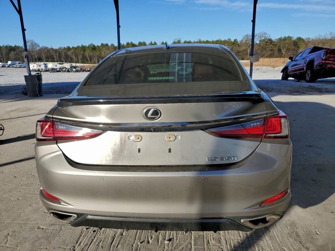 Car Image 2019 LEXUS ES