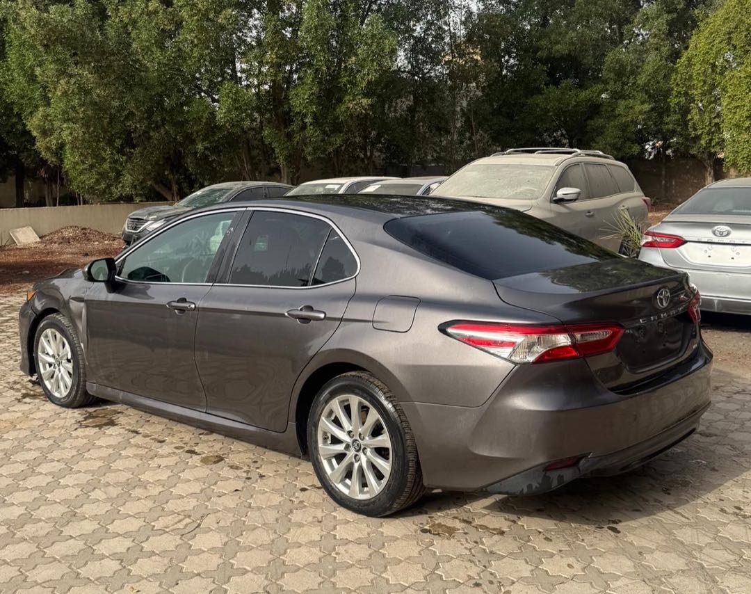 Car Image 2018 TOYOTA CAMRY