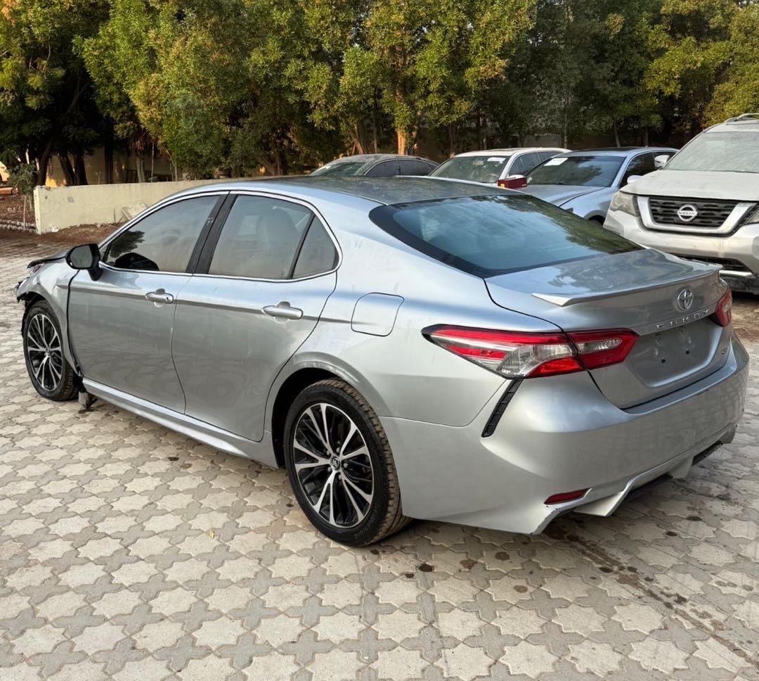 Car Image 2018 TOYOTA CAMRY