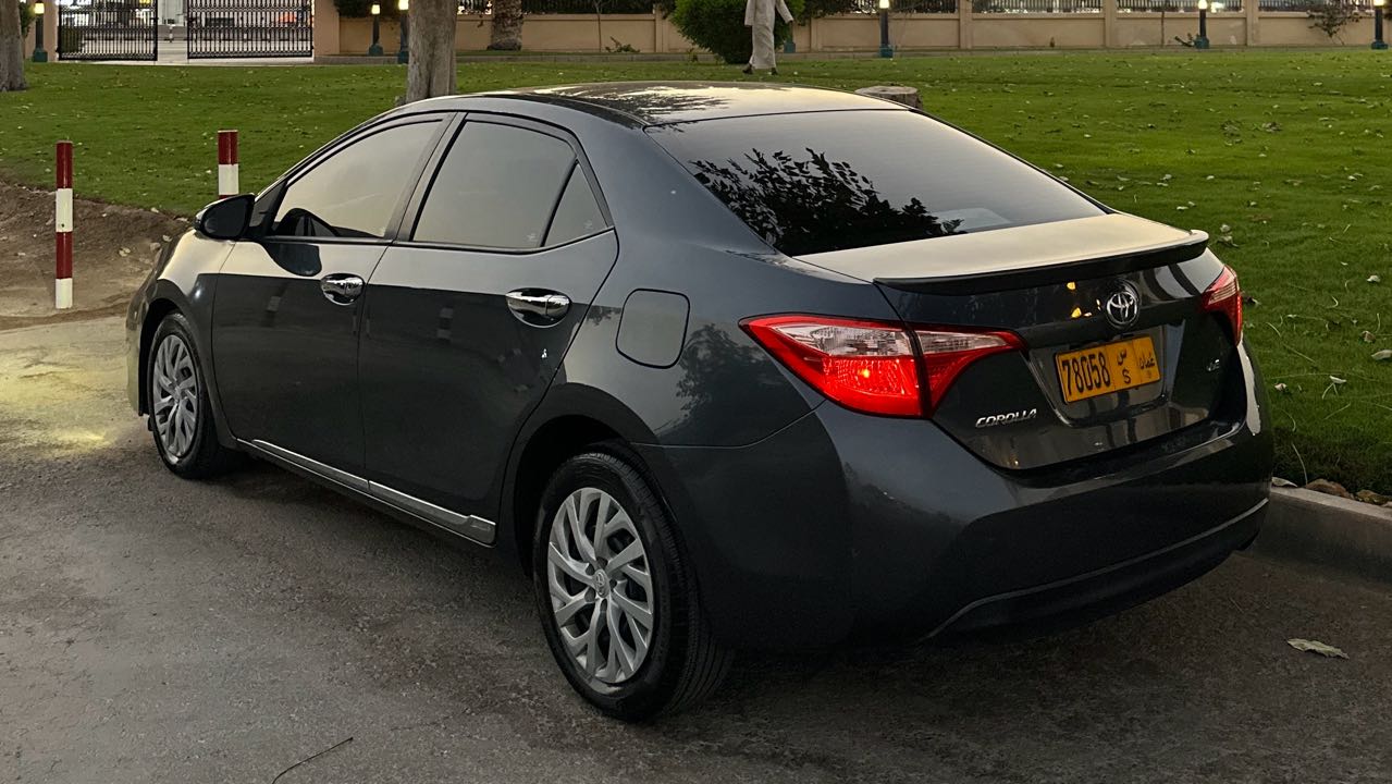 Car Image 2017 TOYOTA COROLLA LE