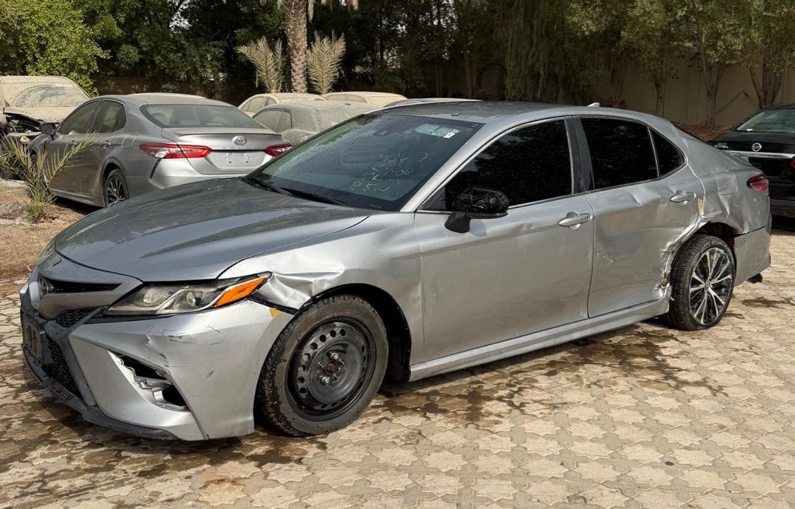 Car Image 2019 TOYOTA CAMRY