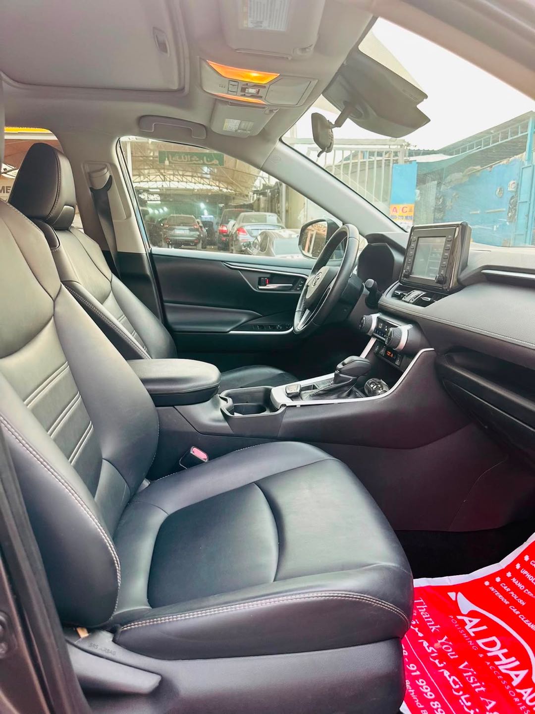 Car Image 2019 TOYOTA RAV4