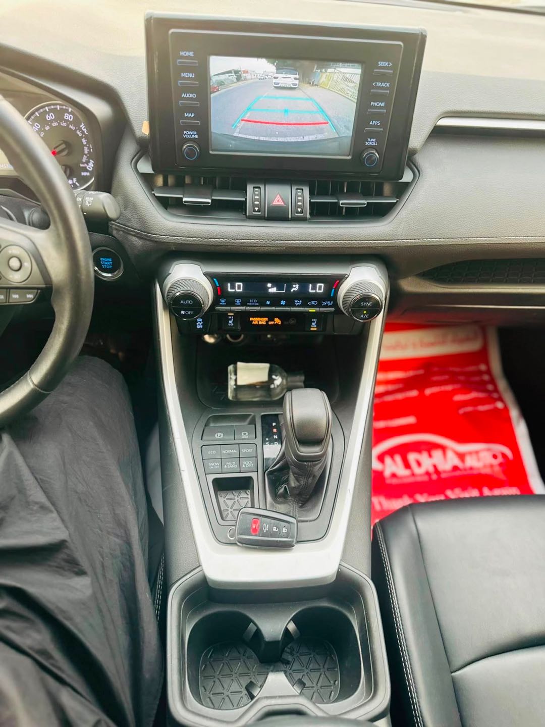 Car Image 2019 TOYOTA RAV4