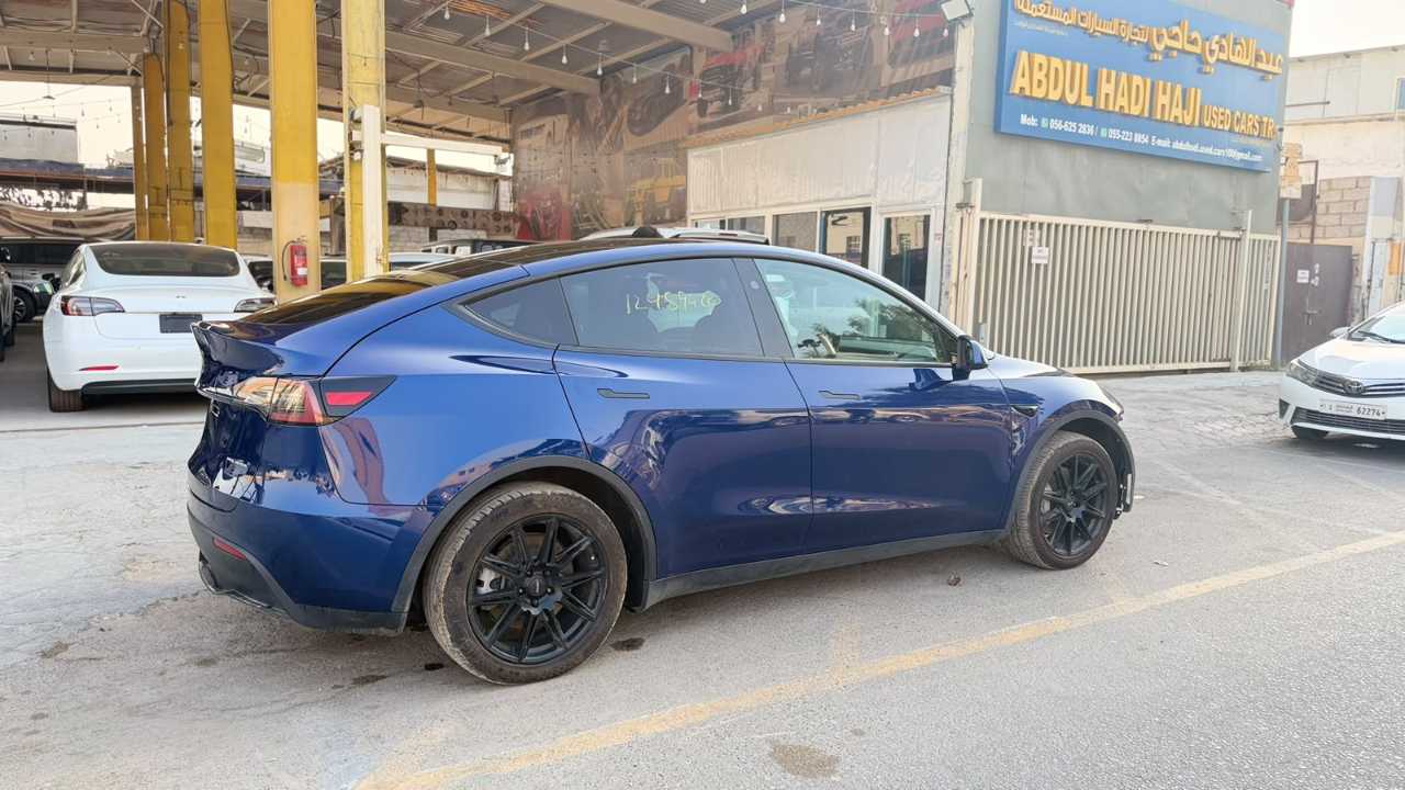 Car Image 2024 TESLA Model Y