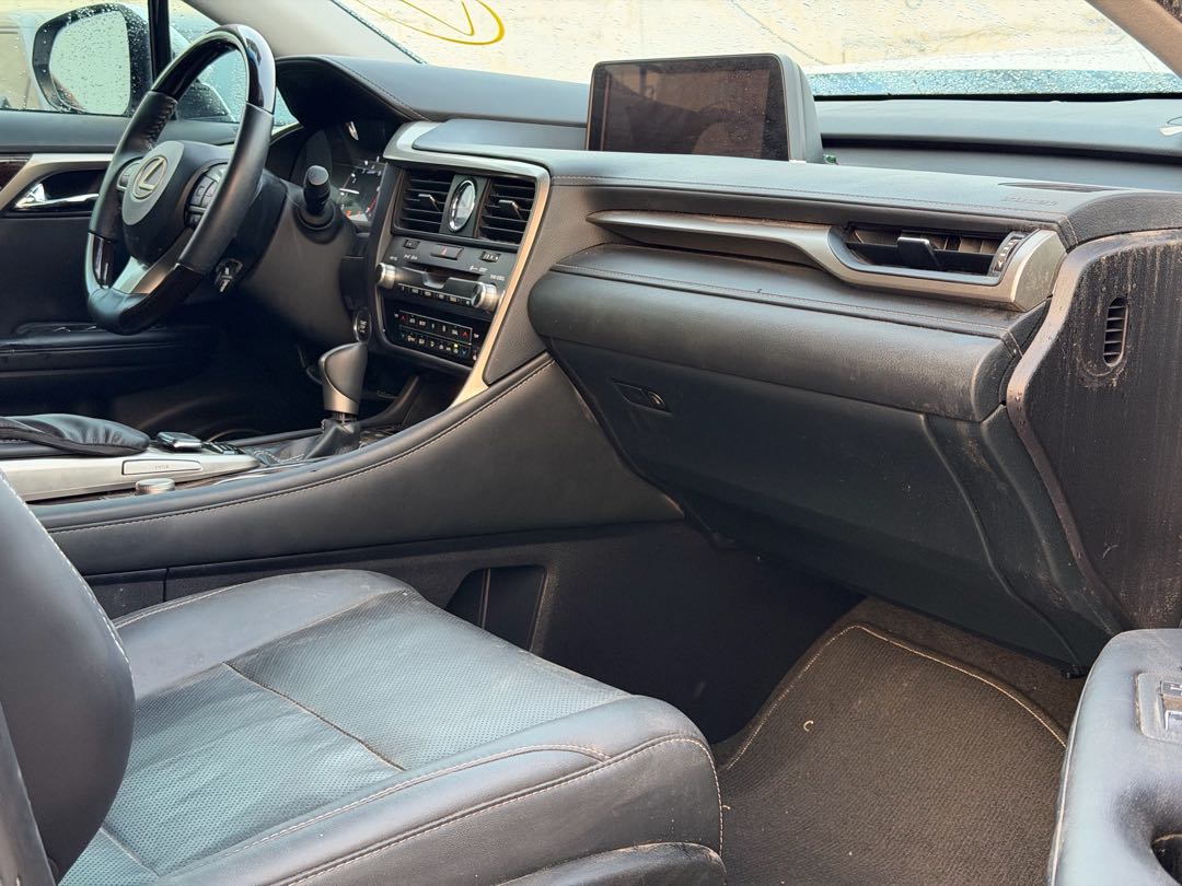 Car Image 2018 LEXUS RX