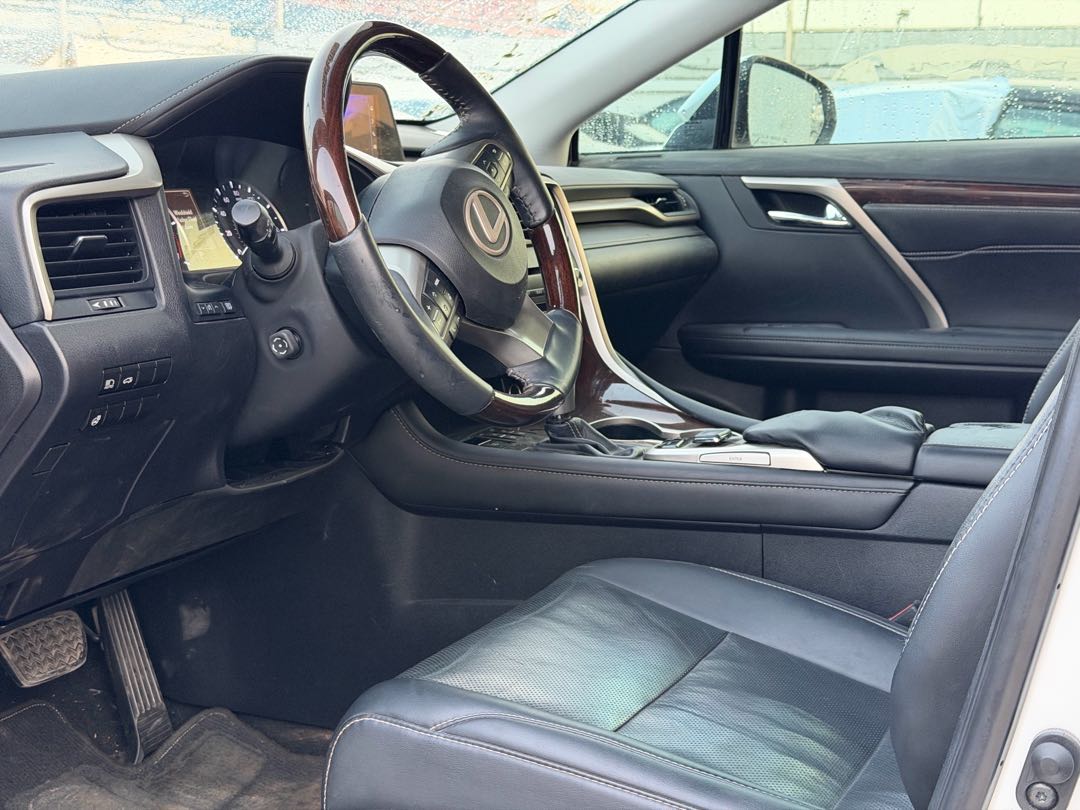 Car Image 2018 LEXUS RX