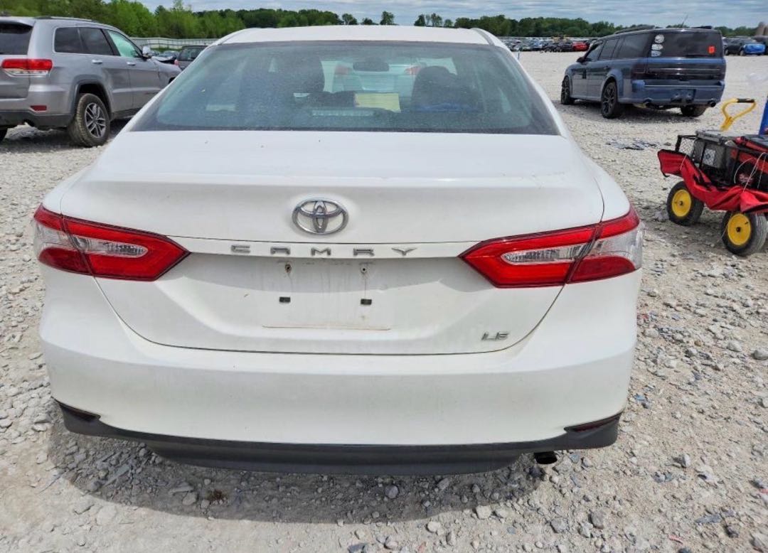Car Image 2018 TOYOTA CAMRY