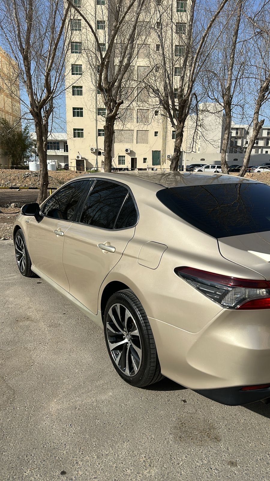 Car Image 2021 TOYOTA CAMRY LE