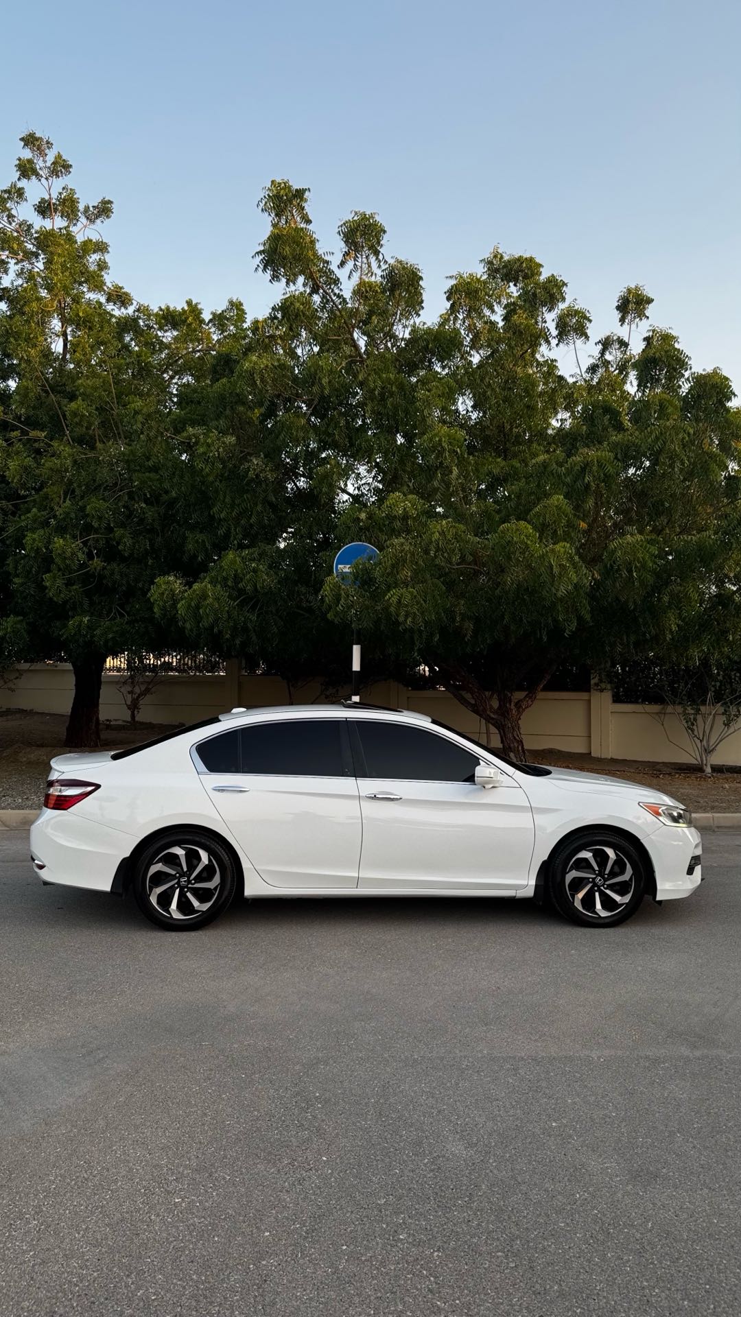 Car Image 2017 HONDA ACCORD EX