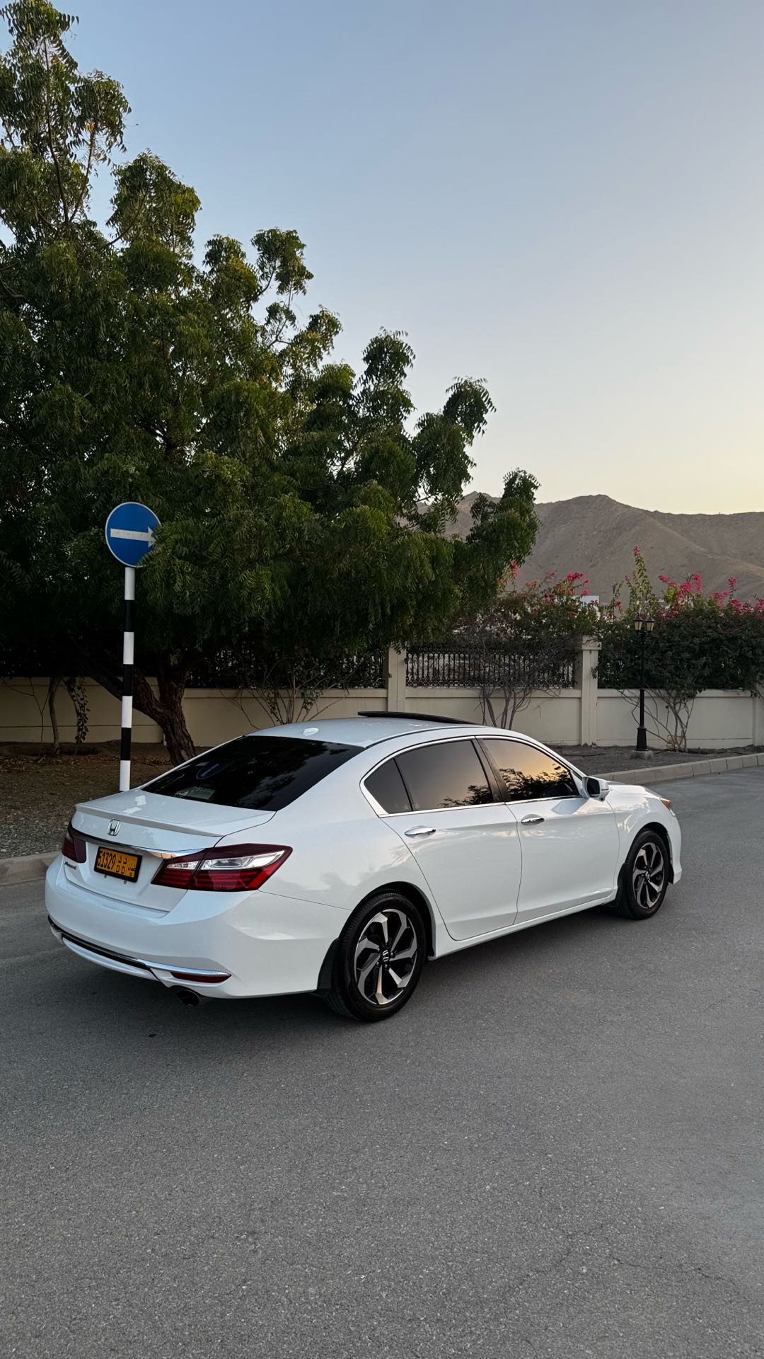 Car Image 2017 HONDA ACCORD EX