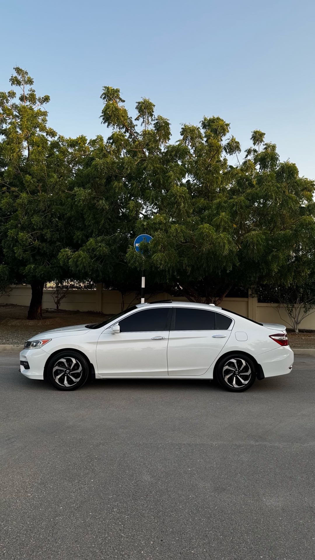 Car Image 2017 HONDA ACCORD EX