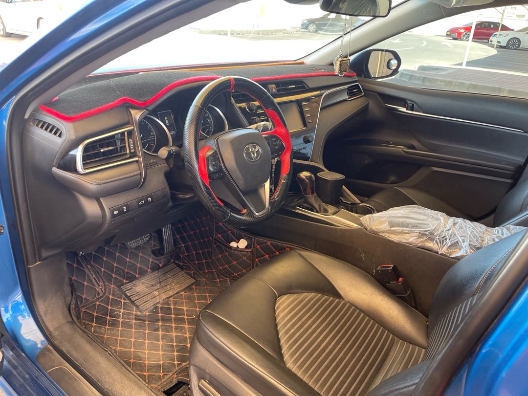 Car Image 2018 TOYOTA CAMRY SE
