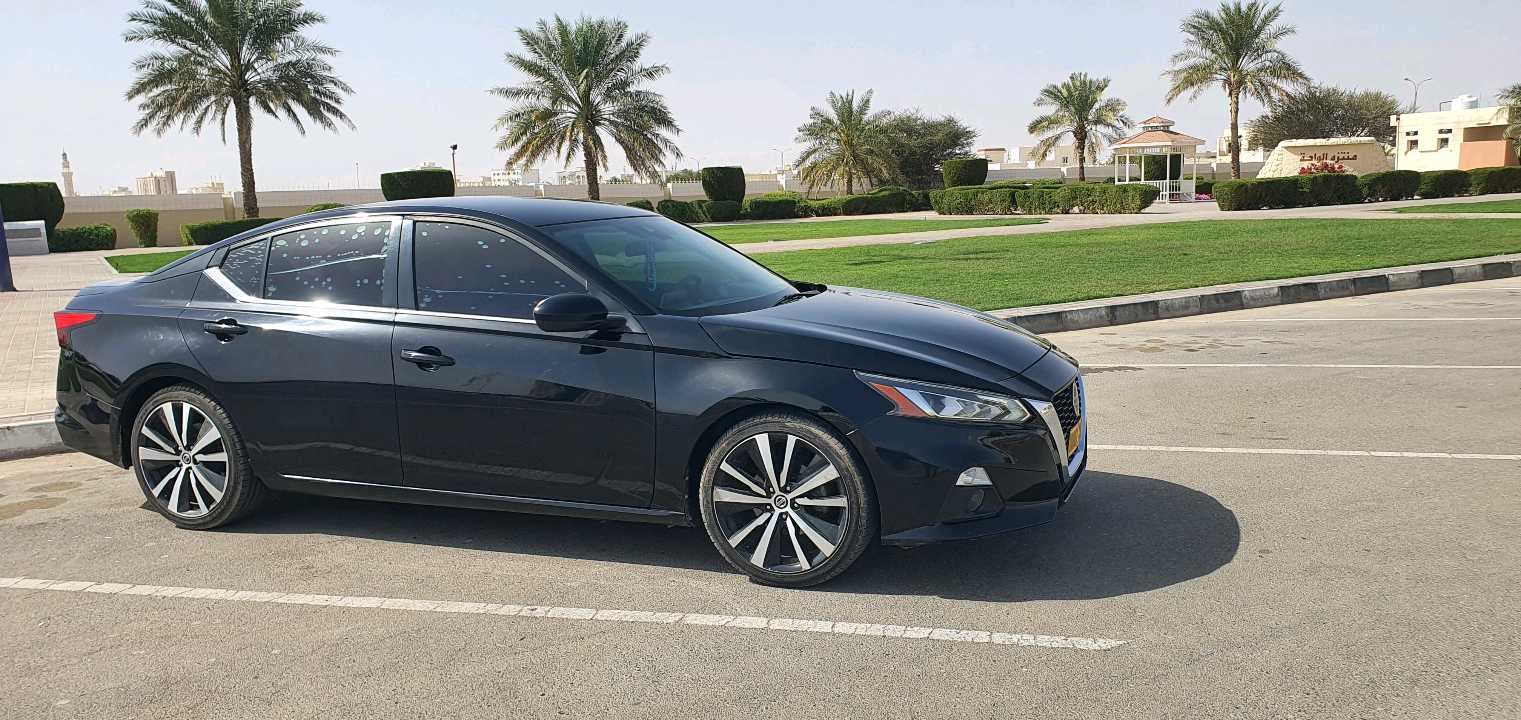 Car Image 2020 NISSAN ALTIMA SR
