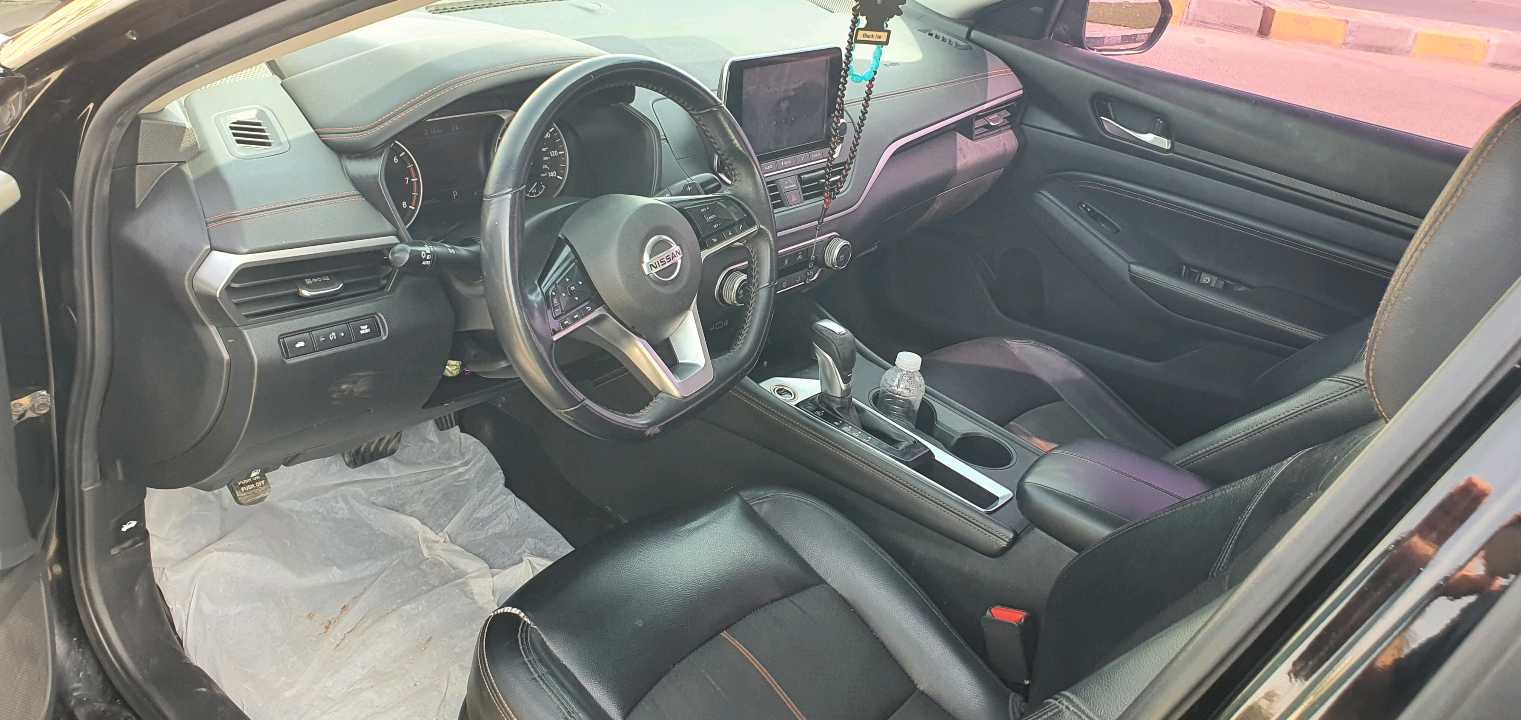 Car Image 2020 NISSAN ALTIMA SR