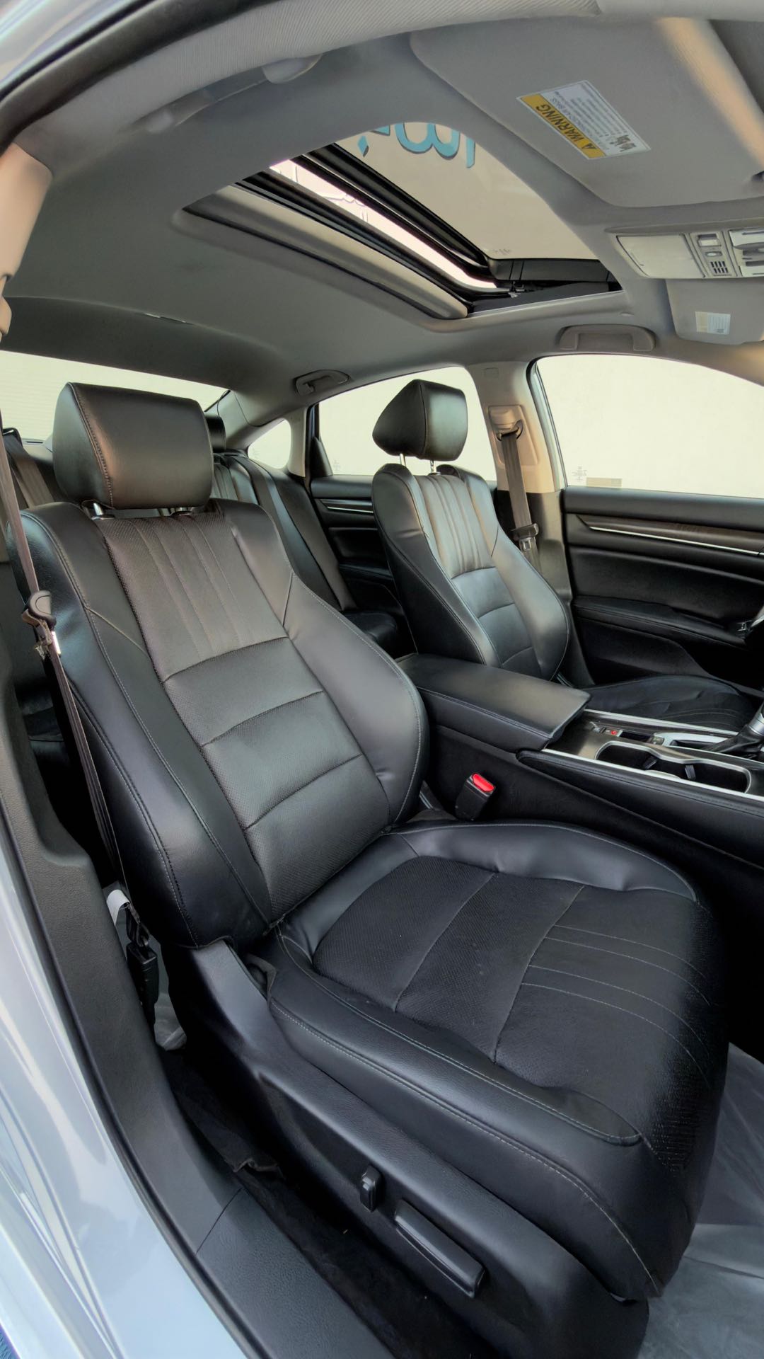 Car Image 2018 HONDA ACCORD TOURING