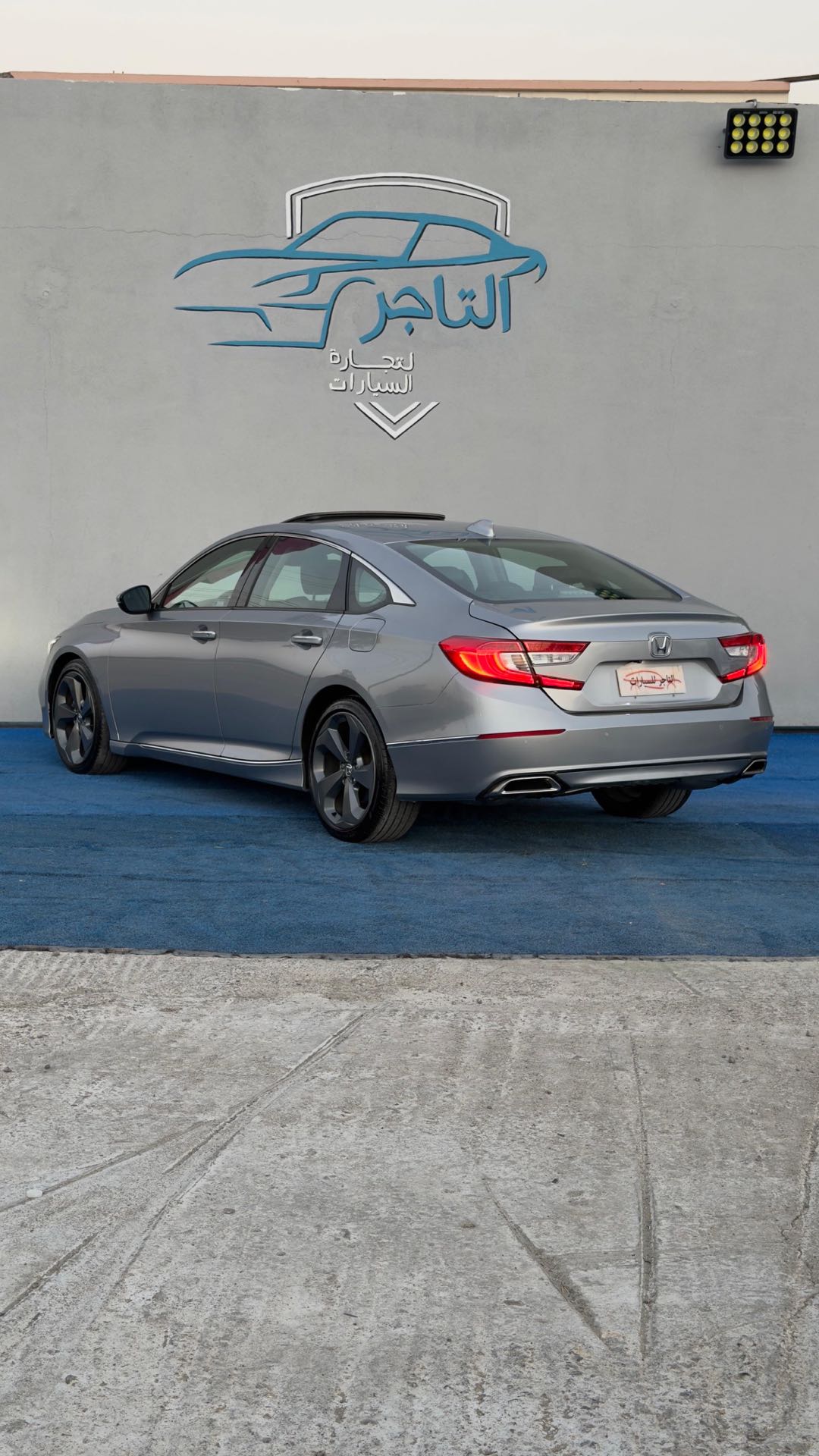 Car Image 2018 HONDA ACCORD TOURING