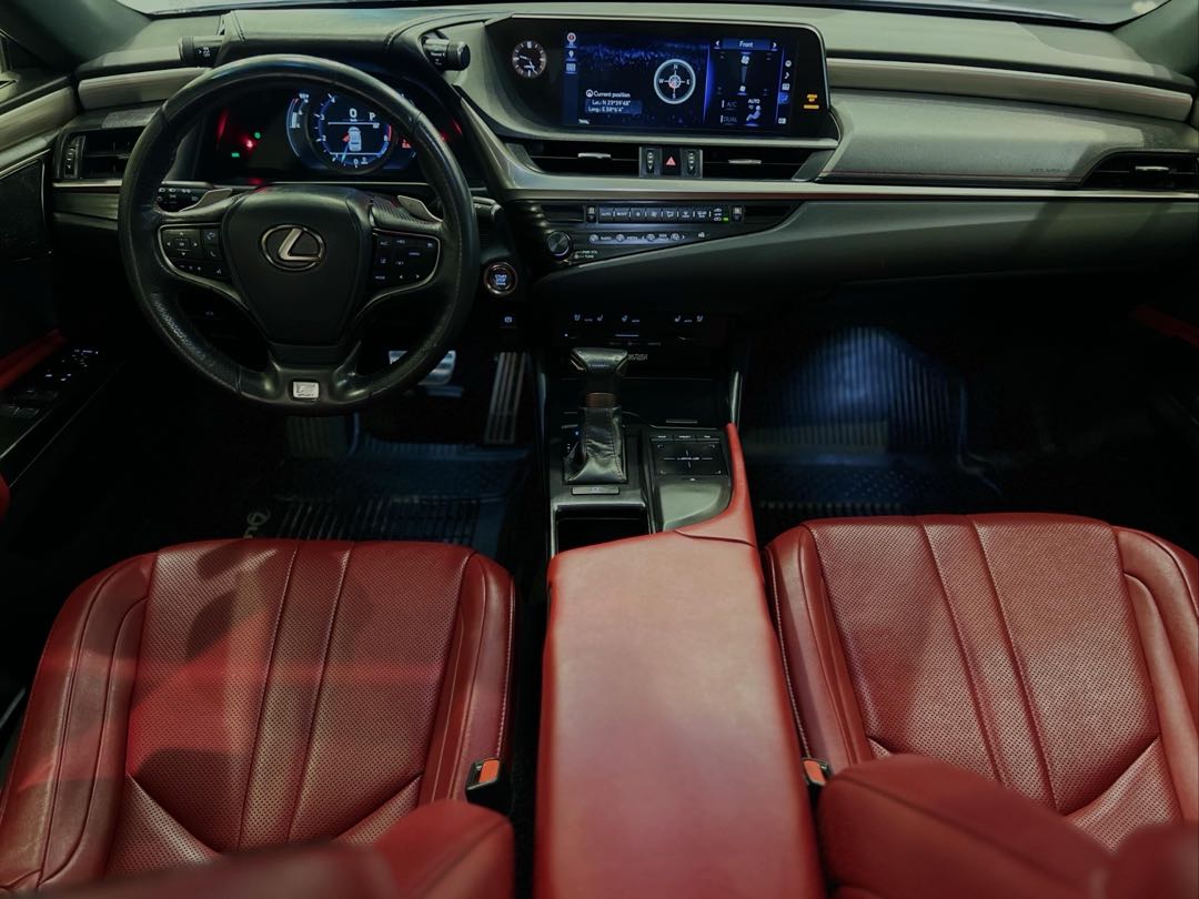 Car Image 2019 LEXUS ES F350
